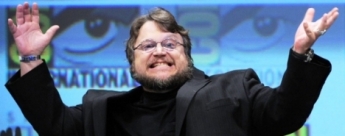 Del Toro revela que bas 'La cumbre escarlata' en su madre