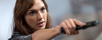 �Tiene Gal Gadot pechos suficientes para encarnar a Wonder Woman?