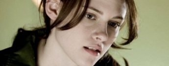 Kristen Stewart y Nicholas Hoult, sin emociones