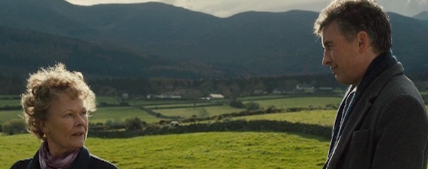Las diferencias entre ambos protagonistas, autor del libro y madre en b�squeda de su hijo, dan con una pareja clave para enriquecer la visi�n de la cinta.
