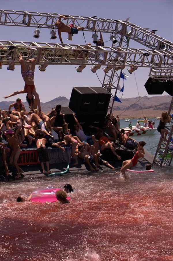 Imagen de Piranha 3D: atemorizando al veraneante