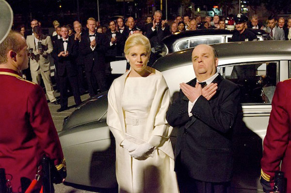 Imagen de Toby Jones y Sienna Miller en 'The Girl'