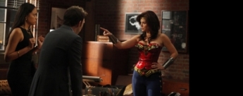 Erica Durance cambia a Lois Lane por Wonder Woman
