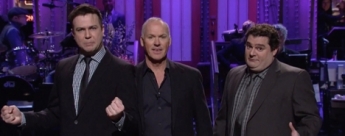 Michael Keaton retoma a Batman y Bitelchús en SNL