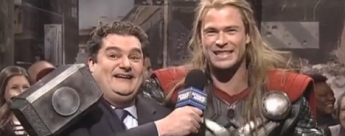 Thor celebra el triunfo de los Vengadores sobre Ultrón en SNL