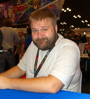 Robert Kirkman trabaja en los spinoffs y secuelas de Transformers
