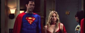 Penny (The Big Bang Theory) logra salir con Superman